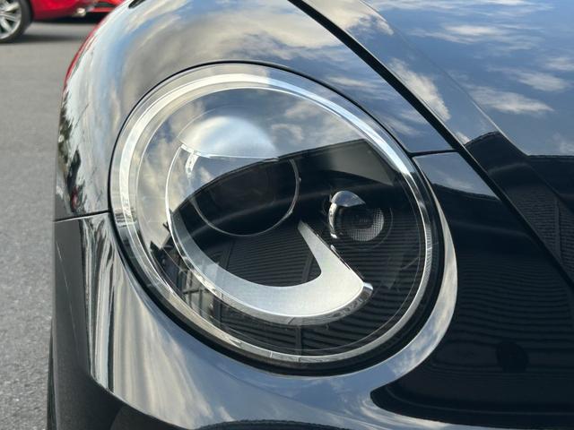 ザ・ビートル デザイン　後期型　純正ナビ　１２セグ　ＢＴ　ＤＶＤ　ＣＤ　バックカメラ　スマートエントリードライブ　ブラインドスポットモニター　クルーズコントロール　トランクスポイラー　パドルシフト　キセノン　禁煙車（65枚目）