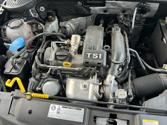 ザ・ビートル デザイン　後期型　純正ナビ　１２セグ　ＢＴ　ＤＶＤ　ＣＤ　バックカメラ　スマートエントリードライブ　ブラインドスポットモニター　クルーズコントロール　トランクスポイラー　パドルシフト　キセノン　禁煙車（68枚目）