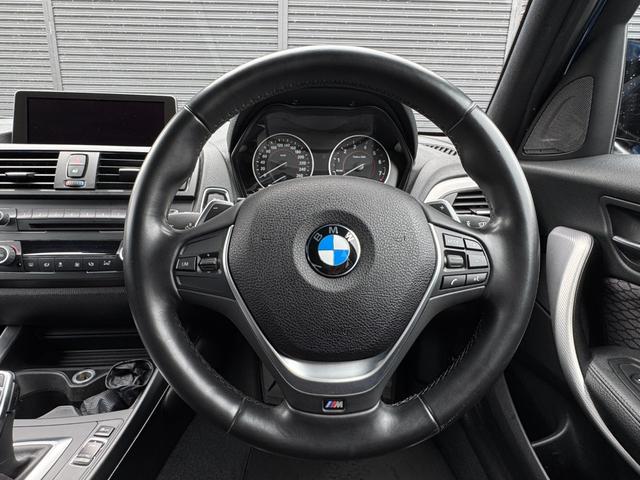１シリーズ Ｍ１３５ｉ　純正ナビ　ＢＴ　ＵＳＢ　ＤＶＤ　ＣＤ　バックカメラ　ＰＤＣ　コンフォートアクセス　ＬＥＤヘッドライト　オートライト　パワーシート　純正１８インチアルミホイール　ＥＴＣ２．０　オートエアコン　禁煙車（6枚目）