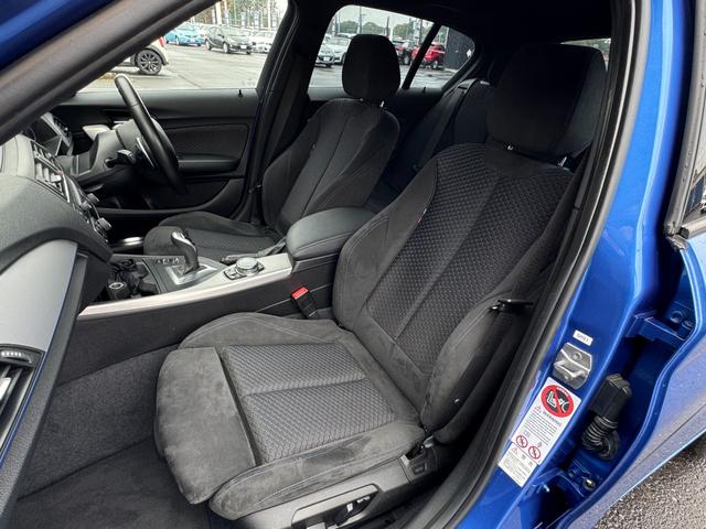 １シリーズ Ｍ１３５ｉ　純正ナビ　ＢＴ　ＵＳＢ　ＤＶＤ　ＣＤ　バックカメラ　ＰＤＣ　コンフォートアクセス　ＬＥＤヘッドライト　オートライト　パワーシート　純正１８インチアルミホイール　ＥＴＣ２．０　オートエアコン　禁煙車（12枚目）