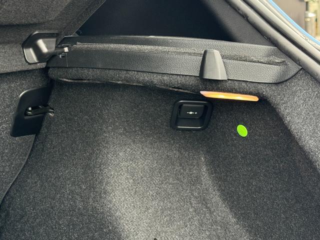 １シリーズ Ｍ１３５ｉ　純正ナビ　ＢＴ　ＵＳＢ　ＤＶＤ　ＣＤ　バックカメラ　ＰＤＣ　コンフォートアクセス　ＬＥＤヘッドライト　オートライト　パワーシート　純正１８インチアルミホイール　ＥＴＣ２．０　オートエアコン　禁煙車（16枚目）