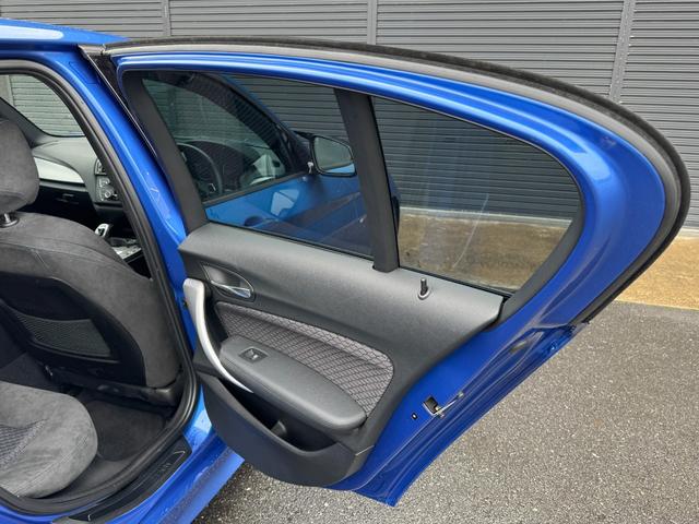 １シリーズ Ｍ１３５ｉ　純正ナビ　ＢＴ　ＵＳＢ　ＤＶＤ　ＣＤ　バックカメラ　ＰＤＣ　コンフォートアクセス　ＬＥＤヘッドライト　オートライト　パワーシート　純正１８インチアルミホイール　ＥＴＣ２．０　オートエアコン　禁煙車（18枚目）