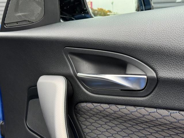 １シリーズ Ｍ１３５ｉ　純正ナビ　ＢＴ　ＵＳＢ　ＤＶＤ　ＣＤ　バックカメラ　ＰＤＣ　コンフォートアクセス　ＬＥＤヘッドライト　オートライト　パワーシート　純正１８インチアルミホイール　ＥＴＣ２．０　オートエアコン　禁煙車（22枚目）