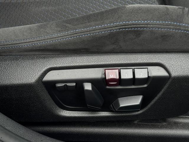 １シリーズ Ｍ１３５ｉ　純正ナビ　ＢＴ　ＵＳＢ　ＤＶＤ　ＣＤ　バックカメラ　ＰＤＣ　コンフォートアクセス　ＬＥＤヘッドライト　オートライト　パワーシート　純正１８インチアルミホイール　ＥＴＣ２．０　オートエアコン　禁煙車（24枚目）