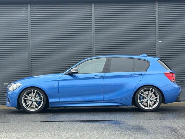 １シリーズ Ｍ１３５ｉ　純正ナビ　ＢＴ　ＵＳＢ　ＤＶＤ　ＣＤ　バックカメラ　ＰＤＣ　コンフォートアクセス　ＬＥＤヘッドライト　オートライト　パワーシート　純正１８インチアルミホイール　ＥＴＣ２．０　オートエアコン　禁煙車（54枚目）
