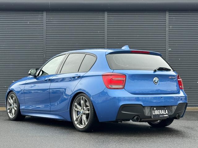 １シリーズ Ｍ１３５ｉ　純正ナビ　ＢＴ　ＵＳＢ　ＤＶＤ　ＣＤ　バックカメラ　ＰＤＣ　コンフォートアクセス　ＬＥＤヘッドライト　オートライト　パワーシート　純正１８インチアルミホイール　ＥＴＣ２．０　オートエアコン　禁煙車（57枚目）