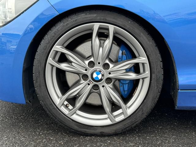 １シリーズ Ｍ１３５ｉ　純正ナビ　ＢＴ　ＵＳＢ　ＤＶＤ　ＣＤ　バックカメラ　ＰＤＣ　コンフォートアクセス　ＬＥＤヘッドライト　オートライト　パワーシート　純正１８インチアルミホイール　ＥＴＣ２．０　オートエアコン　禁煙車（61枚目）