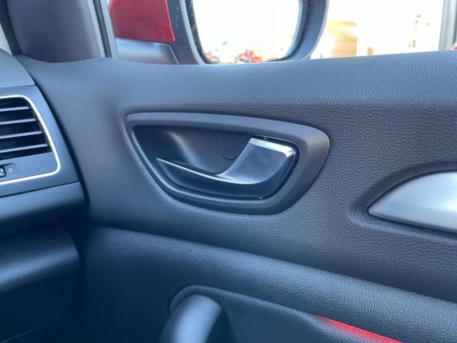 これまでの憧れだけや批評家の意見といったイメージで選ぶのではなく、オーナー様となる方がクルマから直接感じるリアルな感性を第一にした、最良の一台との出会いをコーディネート致します。