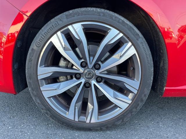 ＬＩＢＥＲＡＬＡでは多種多様の車種をご用意させていただいております。お客様がご納得いくまで、そのお車の持つ特性を五感すべてで感じ取っていただける場をご提供します。