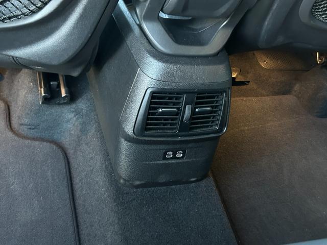 �y�܊��Ŋr�ׂ�z�̃R���Z�v�g�̂��ƁA�W���ԗ��̎�����\�ł������܂��B���C�y�ɃR�[�g�f�B�l�[�^�[�ɂ��q�ˉ������܂��B