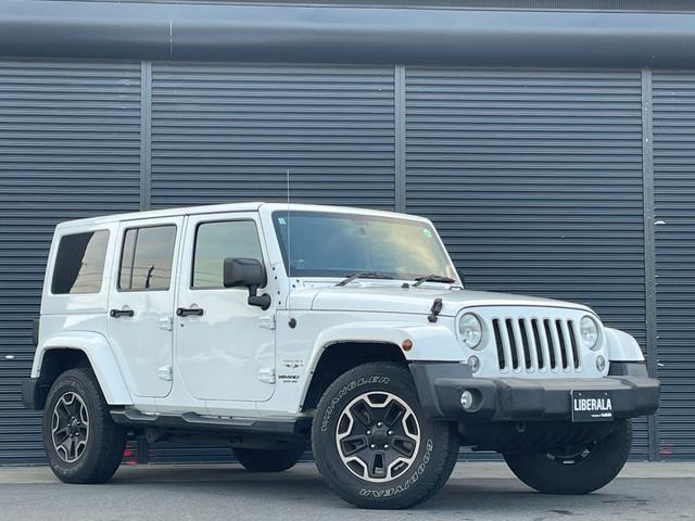 ジープ・ラングラーアンリミテッド サハラ 9インチフローティングナビ 12セグ BT DVD CD サイド/バックカメラ ALPINEスピーカー HIDヘッドライト オートライト ETC 純正17インチAW クルーズコントロール 禁煙車(41枚目)