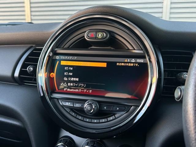 MINI ヴィクトリア 中期 インテリジェントSFT 純正ナビ バックカメラ LED ETC BT USB ミュージックサーバー MTモード切替 純正15インチAW オートライト 電動格納ミラー アイドリングストップ 禁煙車(26枚目)