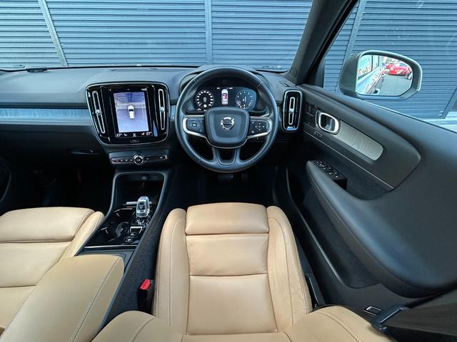 ＸＣ４０ Ｂ４　ＡＷＤ　インスクリプション　サンルーフ　ｈａｒｍａｎ／ｋａｒｄｏｎ　茶革　Ｓヒーター　ＰＷシート　ＰＷテールゲート　ナビ　ＴＶ　ＣａｒＰｌａｙ　３６０度カメラ　ＡＣＣ　自動駐車　純正１９インチＡＷ　ＬＥＤ　オートハイビーム（5枚目）