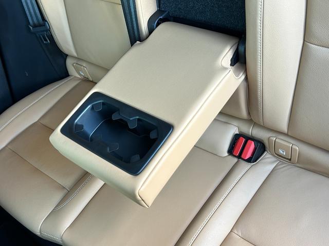 ＸＣ４０ Ｂ４　ＡＷＤ　インスクリプション　サンルーフ　ｈａｒｍａｎ／ｋａｒｄｏｎ　茶革　Ｓヒーター　ＰＷシート　ＰＷテールゲート　ナビ　ＴＶ　ＣａｒＰｌａｙ　３６０度カメラ　ＡＣＣ　自動駐車　純正１９インチＡＷ　ＬＥＤ　オートハイビーム（16枚目）