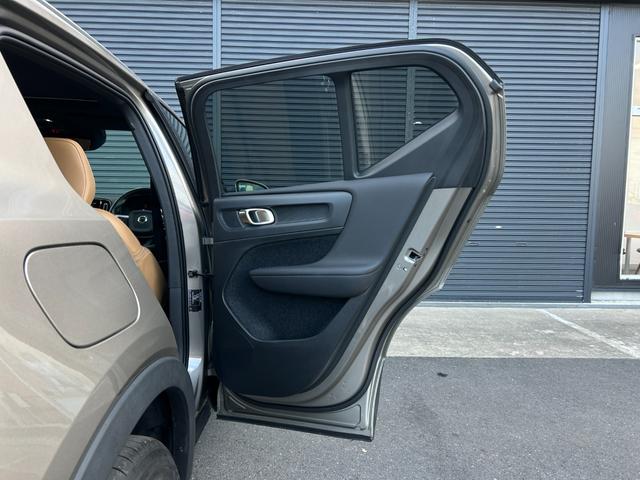 ＸＣ４０ Ｂ４　ＡＷＤ　インスクリプション　サンルーフ　ｈａｒｍａｎ／ｋａｒｄｏｎ　茶革　Ｓヒーター　ＰＷシート　ＰＷテールゲート　ナビ　ＴＶ　ＣａｒＰｌａｙ　３６０度カメラ　ＡＣＣ　自動駐車　純正１９インチＡＷ　ＬＥＤ　オートハイビーム（20枚目）