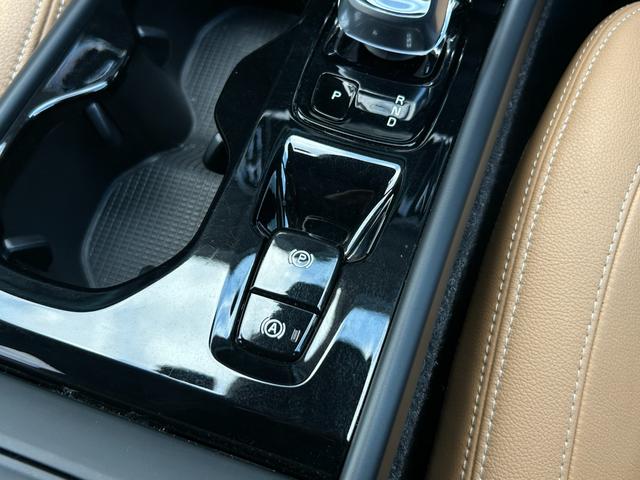 ＸＣ４０ Ｂ４　ＡＷＤ　インスクリプション　サンルーフ　ｈａｒｍａｎ／ｋａｒｄｏｎ　茶革　Ｓヒーター　ＰＷシート　ＰＷテールゲート　ナビ　ＴＶ　ＣａｒＰｌａｙ　３６０度カメラ　ＡＣＣ　自動駐車　純正１９インチＡＷ　ＬＥＤ　オートハイビーム（43枚目）