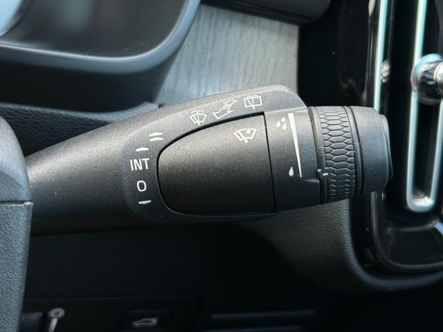 ＸＣ４０ Ｂ４　ＡＷＤ　インスクリプション　サンルーフ　ｈａｒｍａｎ／ｋａｒｄｏｎ　茶革　Ｓヒーター　ＰＷシート　ＰＷテールゲート　ナビ　ＴＶ　ＣａｒＰｌａｙ　３６０度カメラ　ＡＣＣ　自動駐車　純正１９インチＡＷ　ＬＥＤ　オートハイビーム（50枚目）