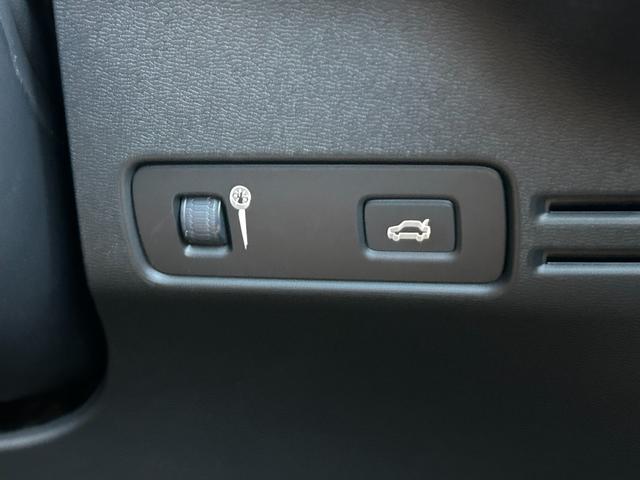 ＸＣ４０ Ｂ４　ＡＷＤ　インスクリプション　サンルーフ　ｈａｒｍａｎ／ｋａｒｄｏｎ　茶革　Ｓヒーター　ＰＷシート　ＰＷテールゲート　ナビ　ＴＶ　ＣａｒＰｌａｙ　３６０度カメラ　ＡＣＣ　自動駐車　純正１９インチＡＷ　ＬＥＤ　オートハイビーム（51枚目）