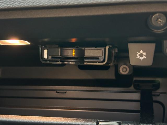 ＸＣ４０ Ｂ４　ＡＷＤ　インスクリプション　サンルーフ　ｈａｒｍａｎ／ｋａｒｄｏｎ　茶革　Ｓヒーター　ＰＷシート　ＰＷテールゲート　ナビ　ＴＶ　ＣａｒＰｌａｙ　３６０度カメラ　ＡＣＣ　自動駐車　純正１９インチＡＷ　ＬＥＤ　オートハイビーム（53枚目）