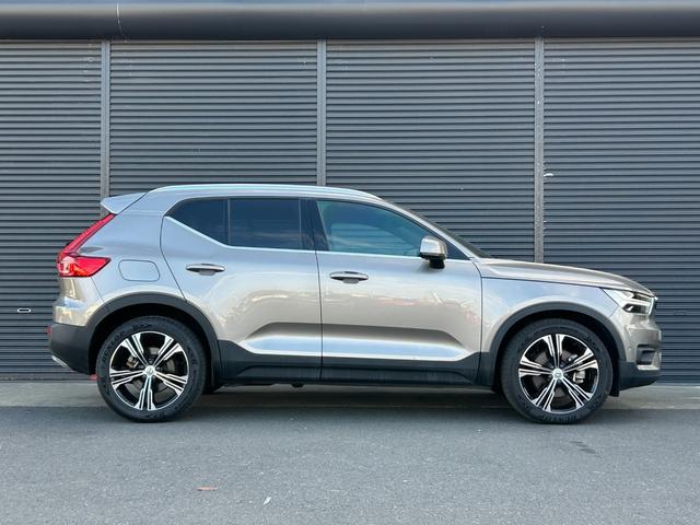 ＸＣ４０ Ｂ４　ＡＷＤ　インスクリプション　サンルーフ　ｈａｒｍａｎ／ｋａｒｄｏｎ　茶革　Ｓヒーター　ＰＷシート　ＰＷテールゲート　ナビ　ＴＶ　ＣａｒＰｌａｙ　３６０度カメラ　ＡＣＣ　自動駐車　純正１９インチＡＷ　ＬＥＤ　オートハイビーム（63枚目）