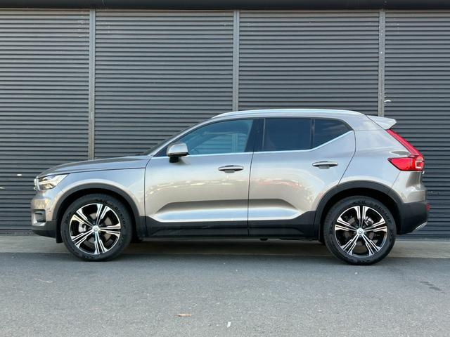 ＸＣ４０ Ｂ４　ＡＷＤ　インスクリプション　サンルーフ　ｈａｒｍａｎ／ｋａｒｄｏｎ　茶革　Ｓヒーター　ＰＷシート　ＰＷテールゲート　ナビ　ＴＶ　ＣａｒＰｌａｙ　３６０度カメラ　ＡＣＣ　自動駐車　純正１９インチＡＷ　ＬＥＤ　オートハイビーム（64枚目）