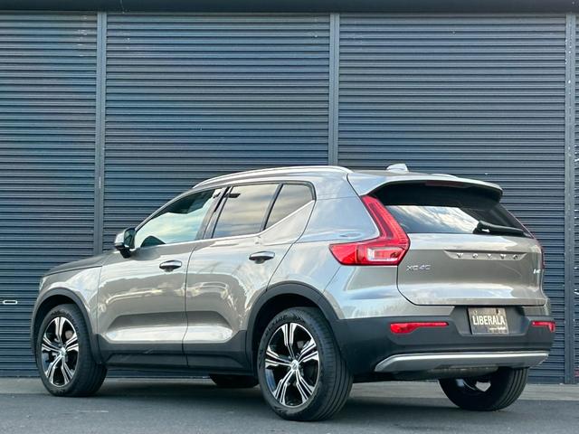 ＸＣ４０ Ｂ４　ＡＷＤ　インスクリプション　サンルーフ　ｈａｒｍａｎ／ｋａｒｄｏｎ　茶革　Ｓヒーター　ＰＷシート　ＰＷテールゲート　ナビ　ＴＶ　ＣａｒＰｌａｙ　３６０度カメラ　ＡＣＣ　自動駐車　純正１９インチＡＷ　ＬＥＤ　オートハイビーム（67枚目）