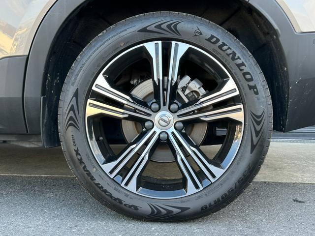 ＸＣ４０ Ｂ４　ＡＷＤ　インスクリプション　サンルーフ　ｈａｒｍａｎ／ｋａｒｄｏｎ　茶革　Ｓヒーター　ＰＷシート　ＰＷテールゲート　ナビ　ＴＶ　ＣａｒＰｌａｙ　３６０度カメラ　ＡＣＣ　自動駐車　純正１９インチＡＷ　ＬＥＤ　オートハイビーム（71枚目）