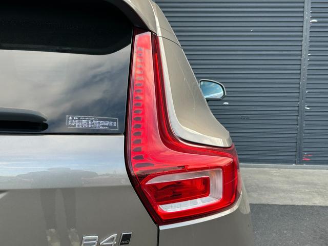ＸＣ４０ Ｂ４　ＡＷＤ　インスクリプション　サンルーフ　ｈａｒｍａｎ／ｋａｒｄｏｎ　茶革　Ｓヒーター　ＰＷシート　ＰＷテールゲート　ナビ　ＴＶ　ＣａｒＰｌａｙ　３６０度カメラ　ＡＣＣ　自動駐車　純正１９インチＡＷ　ＬＥＤ　オートハイビーム（76枚目）