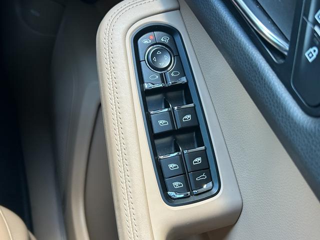 マカン マカン 後期型 ワンオーナー 360度カメラ 衝突軽減B ACC LKA BSM ベージュ革 Sヒーター PWシート PWテールゲート 純正ナビ BT USB ポルシェコネクト LED ETC 前後ドラレコ(26枚目)