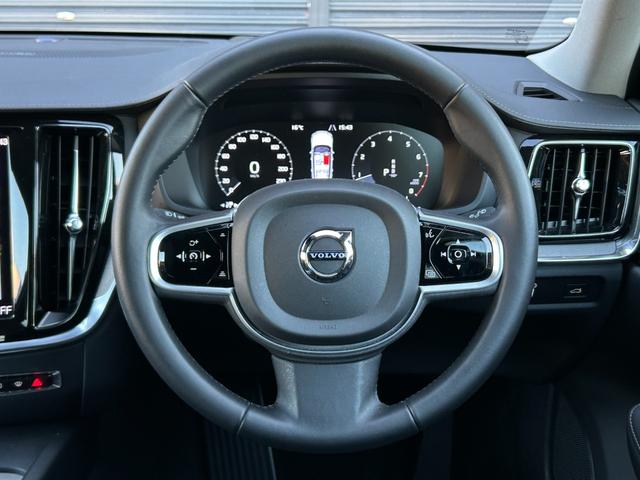 Ｖ６０ クロスカントリー　Ｂ５　ＡＷＤ　プロ　ワンオーナー　ｈａｒｍａｎ／ｋａｒｄｏｎ　ＨＵＤ　黒革　Ｓヒーター　ベンチレーション　ＰＷシート　ＰＷテールゲート　インテリセーフ　ＡＣＣ　ＬＫＡ　ＢＬＩＳ　３６０度カメラ　ナビ　ＴＶ　ＣａｒＰｌａｙ（6枚目）