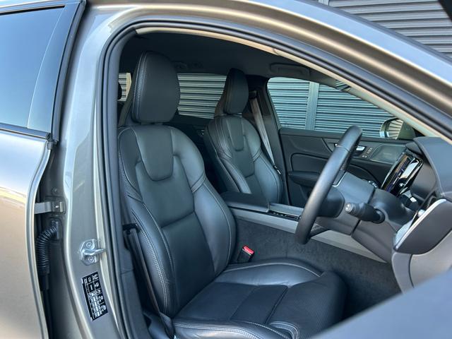 Ｖ６０ クロスカントリー　Ｂ５　ＡＷＤ　プロ　ワンオーナー　ｈａｒｍａｎ／ｋａｒｄｏｎ　ＨＵＤ　黒革　Ｓヒーター　ベンチレーション　ＰＷシート　ＰＷテールゲート　インテリセーフ　ＡＣＣ　ＬＫＡ　ＢＬＩＳ　３６０度カメラ　ナビ　ＴＶ　ＣａｒＰｌａｙ（8枚目）