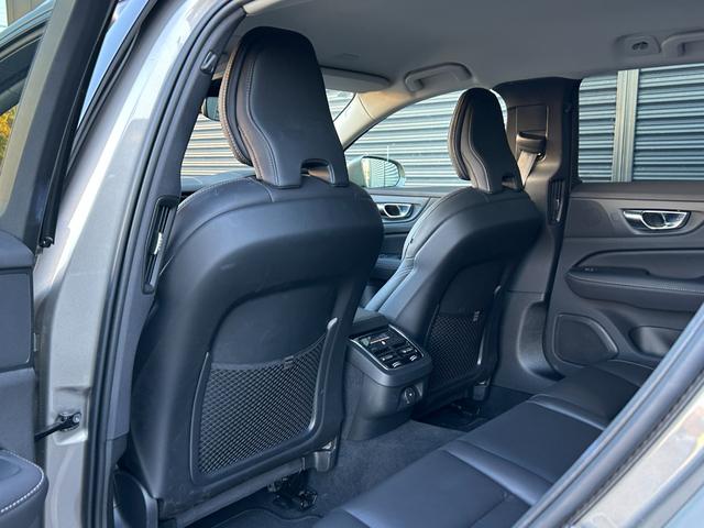 Ｖ６０ クロスカントリー　Ｂ５　ＡＷＤ　プロ　ワンオーナー　ｈａｒｍａｎ／ｋａｒｄｏｎ　ＨＵＤ　黒革　Ｓヒーター　ベンチレーション　ＰＷシート　ＰＷテールゲート　インテリセーフ　ＡＣＣ　ＬＫＡ　ＢＬＩＳ　３６０度カメラ　ナビ　ＴＶ　ＣａｒＰｌａｙ（13枚目）