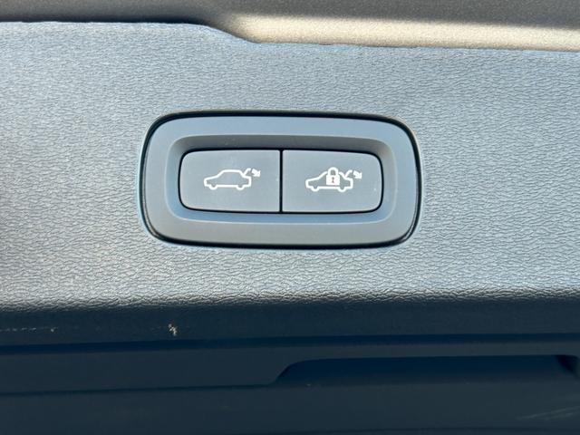 Ｖ６０ クロスカントリー　Ｂ５　ＡＷＤ　プロ　ワンオーナー　ｈａｒｍａｎ／ｋａｒｄｏｎ　ＨＵＤ　黒革　Ｓヒーター　ベンチレーション　ＰＷシート　ＰＷテールゲート　インテリセーフ　ＡＣＣ　ＬＫＡ　ＢＬＩＳ　３６０度カメラ　ナビ　ＴＶ　ＣａｒＰｌａｙ（18枚目）