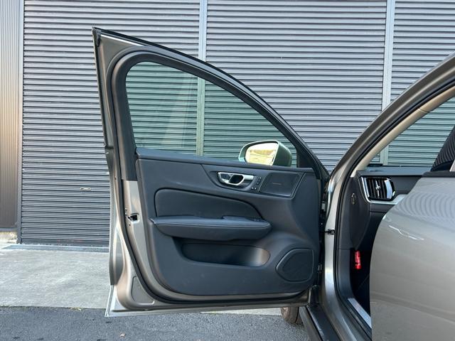 Ｖ６０ クロスカントリー　Ｂ５　ＡＷＤ　プロ　ワンオーナー　ｈａｒｍａｎ／ｋａｒｄｏｎ　ＨＵＤ　黒革　Ｓヒーター　ベンチレーション　ＰＷシート　ＰＷテールゲート　インテリセーフ　ＡＣＣ　ＬＫＡ　ＢＬＩＳ　３６０度カメラ　ナビ　ＴＶ　ＣａｒＰｌａｙ（21枚目）