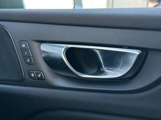 Ｖ６０ クロスカントリー　Ｂ５　ＡＷＤ　プロ　ワンオーナー　ｈａｒｍａｎ／ｋａｒｄｏｎ　ＨＵＤ　黒革　Ｓヒーター　ベンチレーション　ＰＷシート　ＰＷテールゲート　インテリセーフ　ＡＣＣ　ＬＫＡ　ＢＬＩＳ　３６０度カメラ　ナビ　ＴＶ　ＣａｒＰｌａｙ（25枚目）