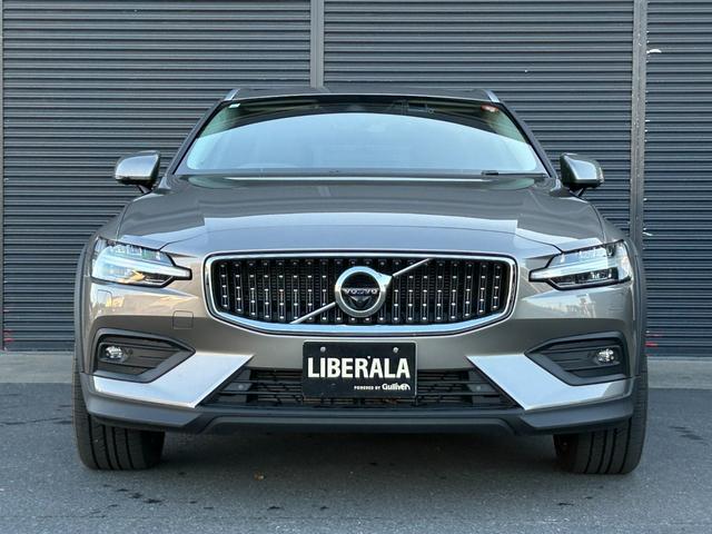 Ｖ６０ クロスカントリー　Ｂ５　ＡＷＤ　プロ　ワンオーナー　ｈａｒｍａｎ／ｋａｒｄｏｎ　ＨＵＤ　黒革　Ｓヒーター　ベンチレーション　ＰＷシート　ＰＷテールゲート　インテリセーフ　ＡＣＣ　ＬＫＡ　ＢＬＩＳ　３６０度カメラ　ナビ　ＴＶ　ＣａｒＰｌａｙ（62枚目）