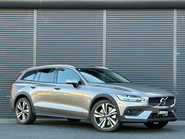 Ｖ６０ クロスカントリー　Ｂ５　ＡＷＤ　プロ　ワンオーナー　ｈａｒｍａｎ／ｋａｒｄｏｎ　ＨＵＤ　黒革　Ｓヒーター　ベンチレーション　ＰＷシート　ＰＷテールゲート　インテリセーフ　ＡＣＣ　ＬＫＡ　ＢＬＩＳ　３６０度カメラ　ナビ　ＴＶ　ＣａｒＰｌａｙ（63枚目）