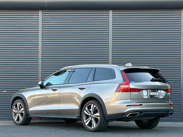 Ｖ６０ クロスカントリー　Ｂ５　ＡＷＤ　プロ　ワンオーナー　ｈａｒｍａｎ／ｋａｒｄｏｎ　ＨＵＤ　黒革　Ｓヒーター　ベンチレーション　ＰＷシート　ＰＷテールゲート　インテリセーフ　ＡＣＣ　ＬＫＡ　ＢＬＩＳ　３６０度カメラ　ナビ　ＴＶ　ＣａｒＰｌａｙ（68枚目）