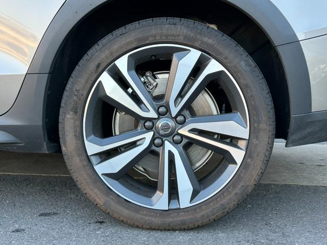 Ｖ６０ クロスカントリー　Ｂ５　ＡＷＤ　プロ　ワンオーナー　ｈａｒｍａｎ／ｋａｒｄｏｎ　ＨＵＤ　黒革　Ｓヒーター　ベンチレーション　ＰＷシート　ＰＷテールゲート　インテリセーフ　ＡＣＣ　ＬＫＡ　ＢＬＩＳ　３６０度カメラ　ナビ　ＴＶ　ＣａｒＰｌａｙ（72枚目）