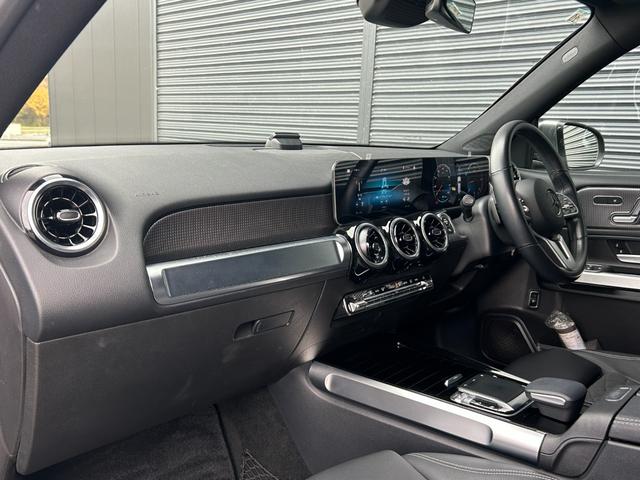 ＧＬＢ ＧＬＢ２００ｄ　パノラマＳＲ　３６０度カメラ　ＲＳＰ　ＡＣＣ　ＬＫＡ　ＢＳＡ　ナビ　ＴＶ　ＣａｒＰｌａｙ　ＢＴ　ＵＳＢ　半革　シートヒーター　パワーシート　ＰＷテールゲート　自動駐車　パドルシフト　マルチビームＬＥＤ（12枚目）