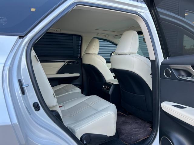 ＲＸ ＲＸ４５０ｈＬ　後期型　ムーンルーフ　マクレビ　ＨＵＤ　パノラミックビューＭ　白革　Ｓヒーター　ベンチレーション　Ｍ付ＰＷシート　ステアヒーター　ＰＷテールゲート　レクサスＳＦＴ　ＡＣＣ　ＬＫＡ　ＢＳＭ　ナビ　ＴＶ（9枚目）