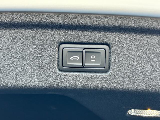 Ａ５スポーツバック ２．０ＴＦＳＩクワトロ　スポーツ　ラグジュアリーＰＫＧ　黒革　シートヒーター　ＰＷシート　マトリクスＬＥＤ　バーチャルＣＰ　ＰＷトランク　アウディプレセンス　ＡＣＣ　レーンアシスト　Ｂカメラ　パーキングエイド　ナビ　ＴＶ　ＢＴ　禁煙車（18枚目）