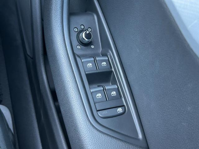 Ａ５スポーツバック ２．０ＴＦＳＩクワトロ　スポーツ　ラグジュアリーＰＫＧ　黒革　シートヒーター　ＰＷシート　マトリクスＬＥＤ　バーチャルＣＰ　ＰＷトランク　アウディプレセンス　ＡＣＣ　レーンアシスト　Ｂカメラ　パーキングエイド　ナビ　ＴＶ　ＢＴ　禁煙車（25枚目）