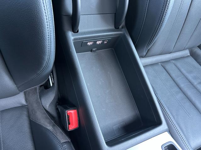 Ａ５スポーツバック ２．０ＴＦＳＩクワトロ　スポーツ　ラグジュアリーＰＫＧ　黒革　シートヒーター　ＰＷシート　マトリクスＬＥＤ　バーチャルＣＰ　ＰＷトランク　アウディプレセンス　ＡＣＣ　レーンアシスト　Ｂカメラ　パーキングエイド　ナビ　ＴＶ　ＢＴ　禁煙車（45枚目）