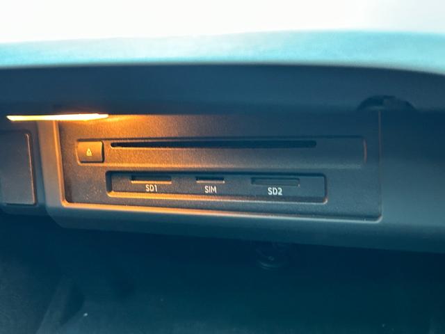 A4アバント 2.0TFSIクワトロスポーツ Sラインパッケージ アシスタンスPKG ACC レーンアシスト 360°カメラ マトリクスLED 半革 シートヒーター パワーシート パワーテールゲート 純正ナビ 12セグ BT ETC 前後ドラレコ(57枚目)