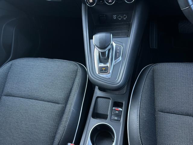 キャプチャー インテンス　衝突軽減Ｂ　ＡＣＣ　ＬＫＡ　ＢＳＭ　３６０°カメラ　純正ディスプレイオーディオ　ＣａｒＰｌａｙ　Ａｎｄｒｏｉｄｏ　Ａｕｔｏ　ＢＴ　ＵＳＢ　半革　シートヒーター　ＬＥＤ　ＥＴＣ　ルーフレール　禁煙車（39枚目）