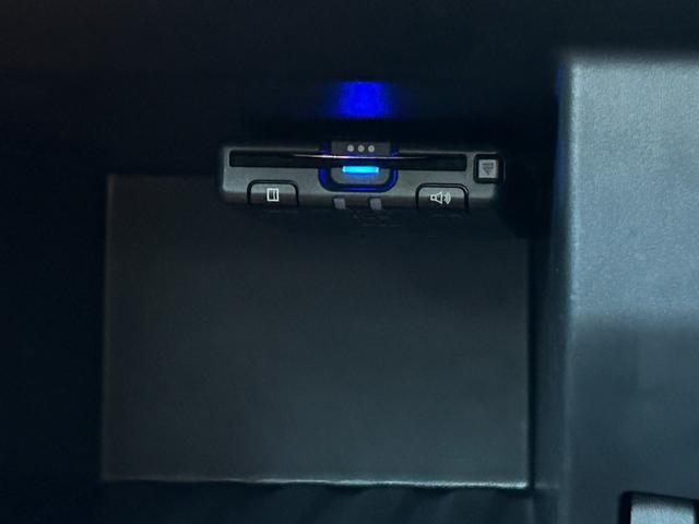キャプチャー インテンス　衝突軽減Ｂ　ＡＣＣ　ＬＫＡ　ＢＳＭ　３６０°カメラ　純正ディスプレイオーディオ　ＣａｒＰｌａｙ　Ａｎｄｒｏｉｄｏ　Ａｕｔｏ　ＢＴ　ＵＳＢ　半革　シートヒーター　ＬＥＤ　ＥＴＣ　ルーフレール　禁煙車（53枚目）