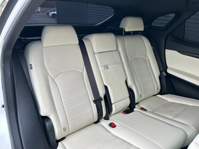 ＲＸ ＲＸ４５０ｈ　Ｆスポーツ　白革　シートヒーター　ベンチレーション　Ｍ付ＰＷシート　ステアヒーター　ＰＷテールゲート　三眼ＬＥＤ　ＨＵＤ　プリクラッシュＳＦＴ　ＡＣＣ　ＬＫＡ　ＢＳＭ　Ｂカメラ　パークセンサー　ナビ　ＴＶ　禁煙車（10枚目）