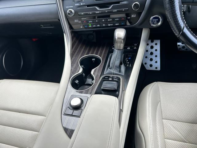 ＲＸ ＲＸ４５０ｈ　Ｆスポーツ　白革　シートヒーター　ベンチレーション　Ｍ付ＰＷシート　ステアヒーター　ＰＷテールゲート　三眼ＬＥＤ　ＨＵＤ　プリクラッシュＳＦＴ　ＡＣＣ　ＬＫＡ　ＢＳＭ　Ｂカメラ　パークセンサー　ナビ　ＴＶ　禁煙車（38枚目）