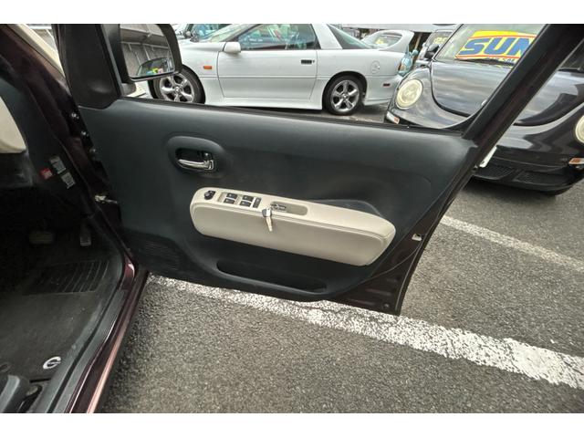 ミラココア ココアX ビートルクリームツートン キーレス ベンチシート エアバック エアコン パワステ パワーウィンドー 盗難防止システム 衝突安全ボディ ABS フォグライト 電動格納ミラー 取扱説明書 記録簿 保証書(13枚目)